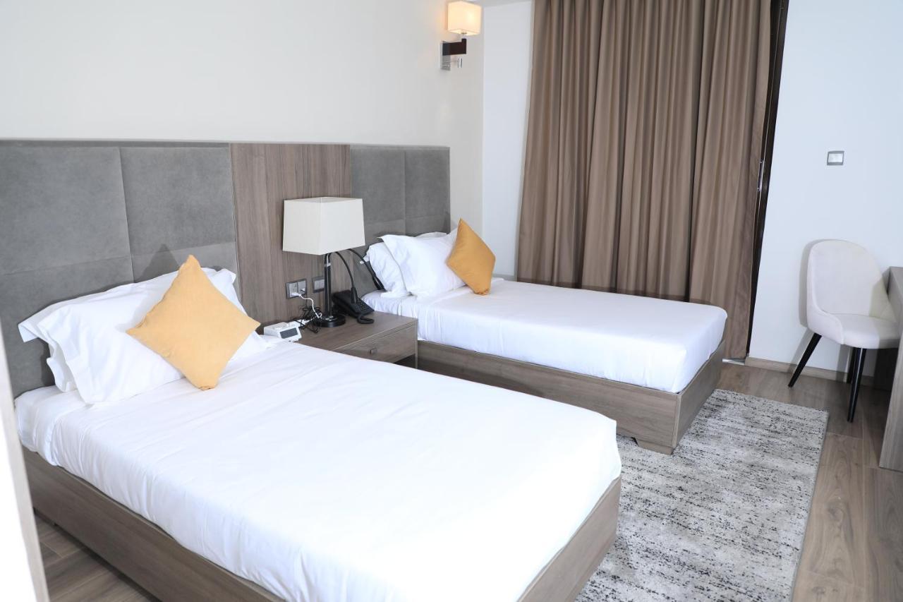 Th Bonroyal Hotel Addisz-Abeba Kültér fotó