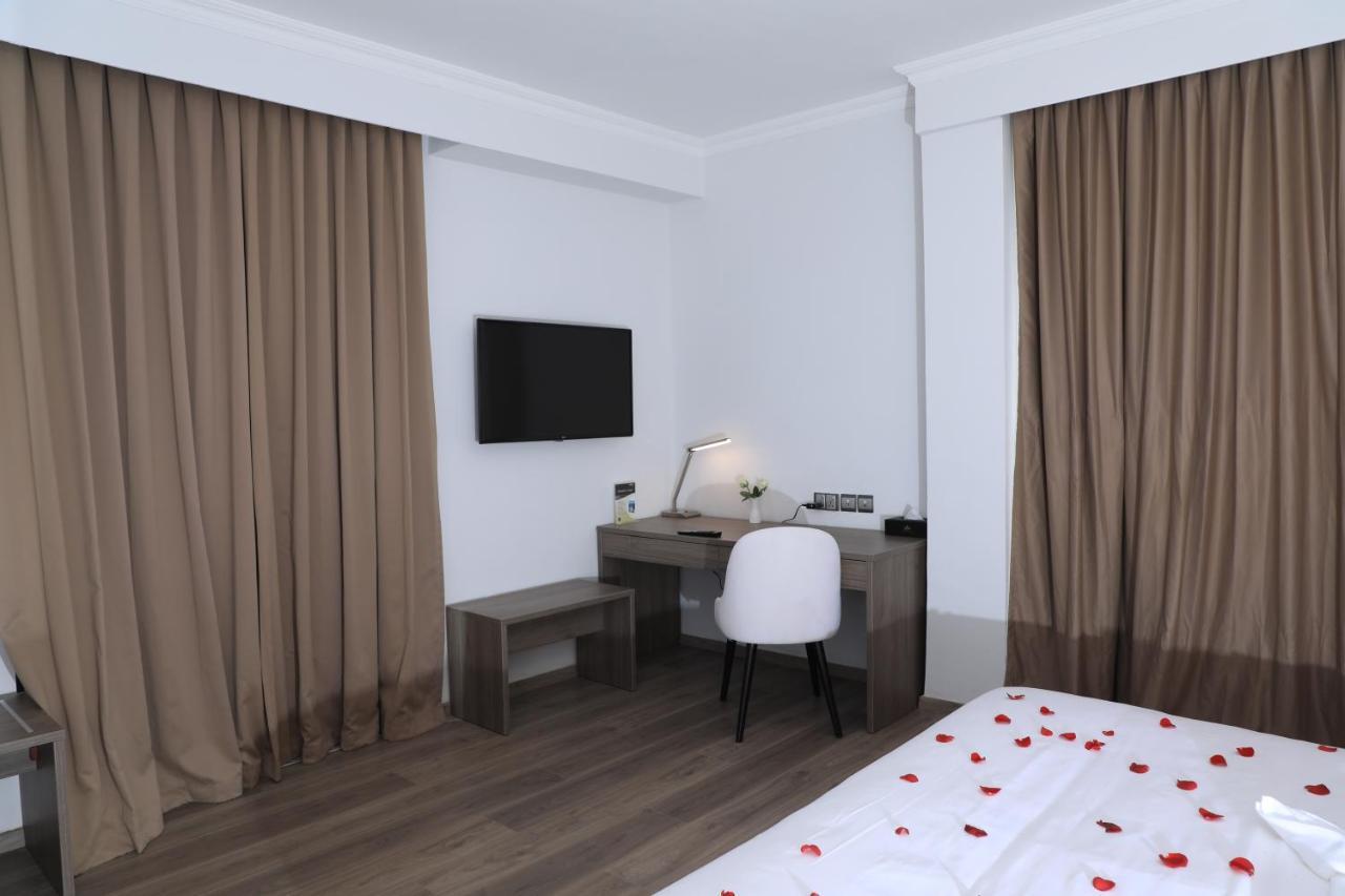 Th Bonroyal Hotel Addisz-Abeba Kültér fotó