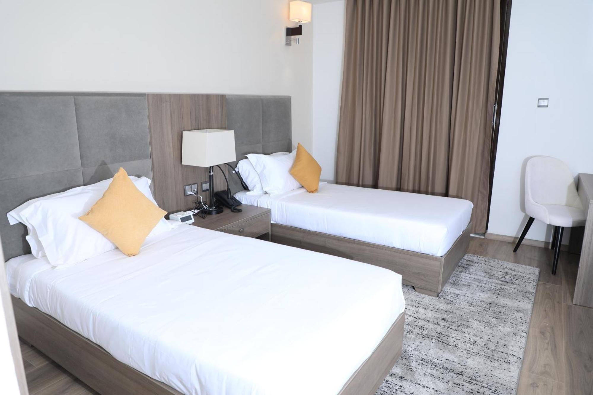 Th Bonroyal Hotel Addisz-Abeba Kültér fotó
