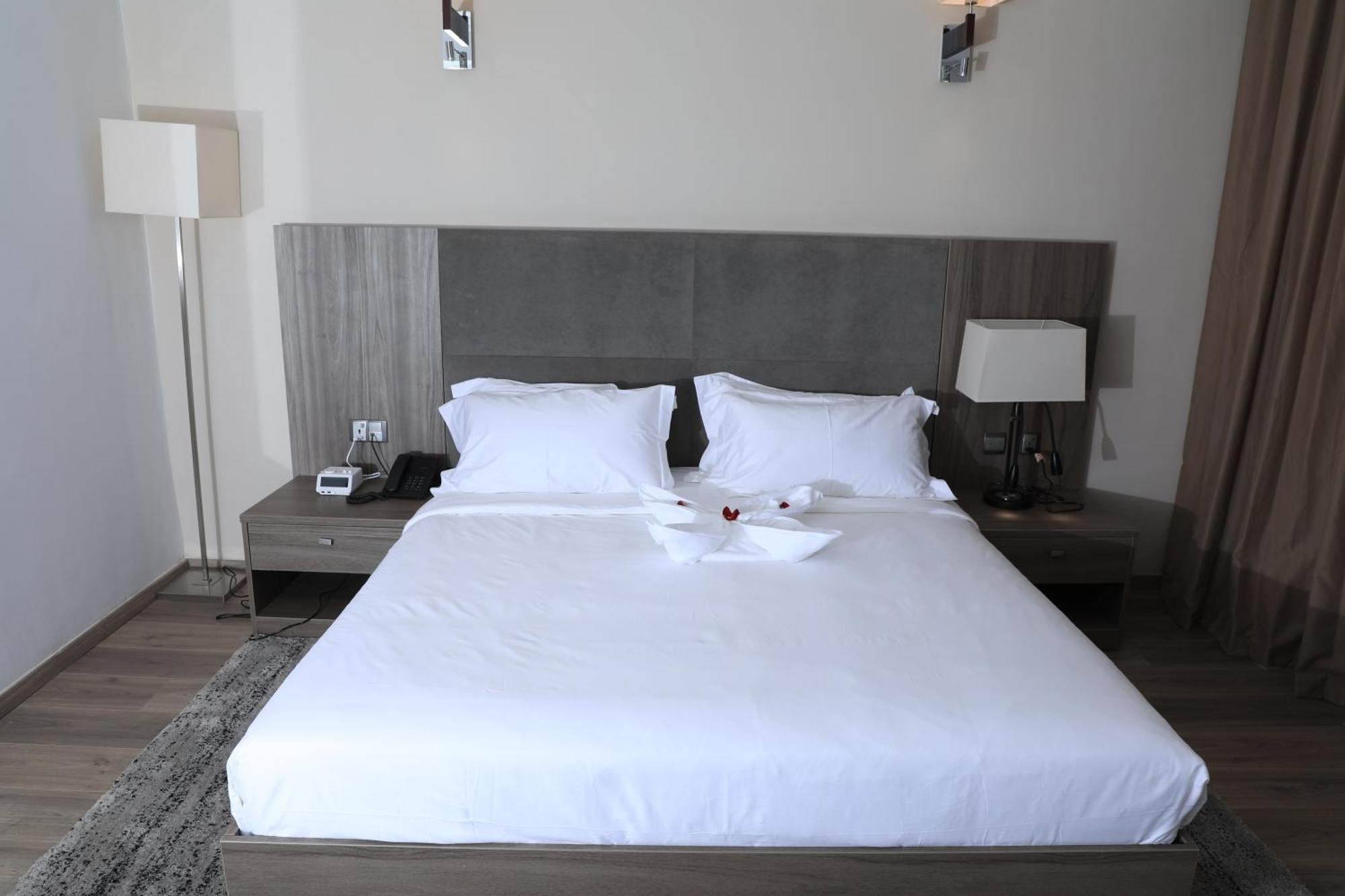 Th Bonroyal Hotel Addisz-Abeba Kültér fotó